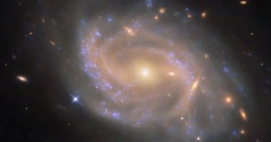 El Hubble nos acaba de regalar una vista de la arremolinada galaxia NGC 3285B