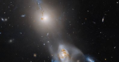 El Hubble nos muestra a dos galaxias mientras chocan formando una «guitarra cósmica»